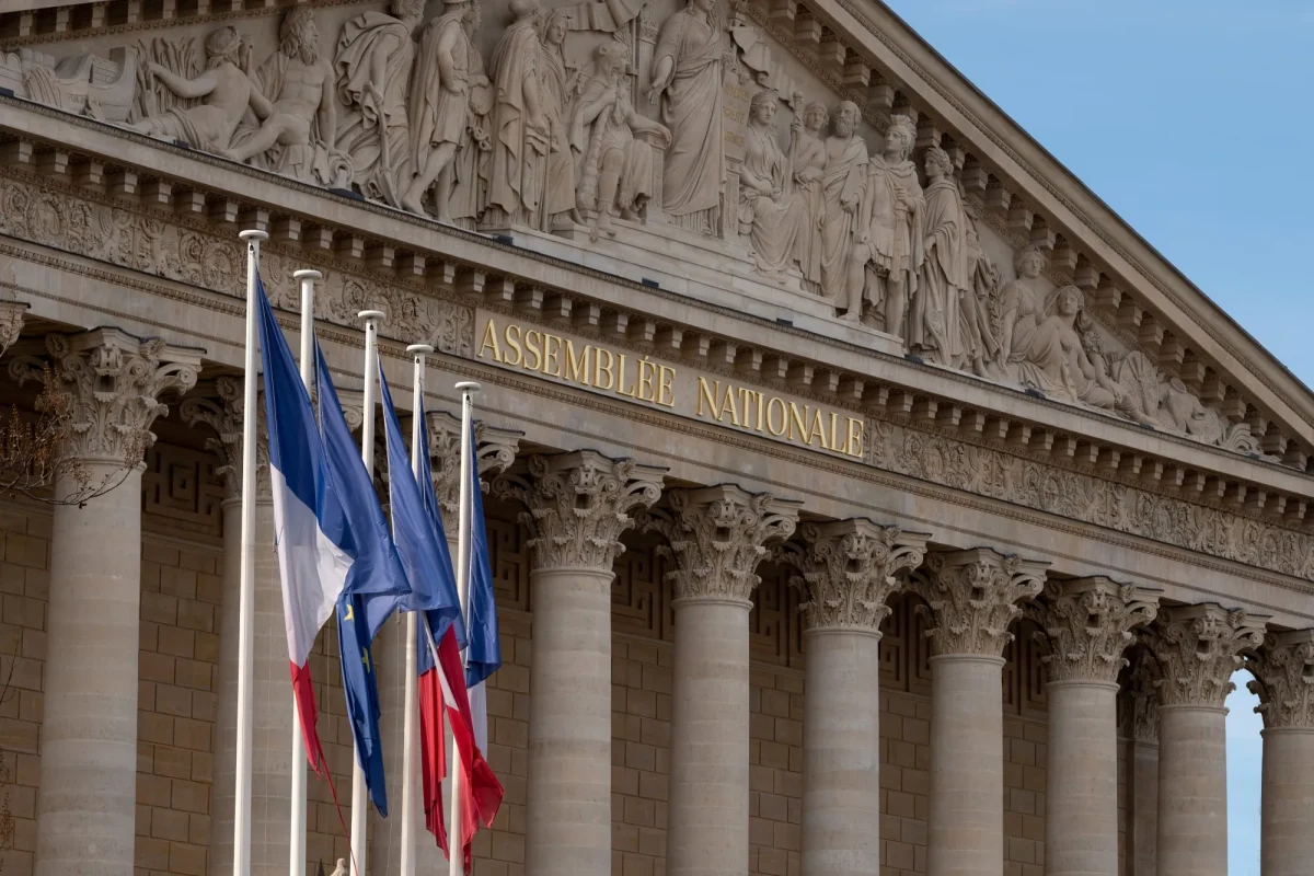France in Turmoil: Political Chaos Shakes Macron’s Government